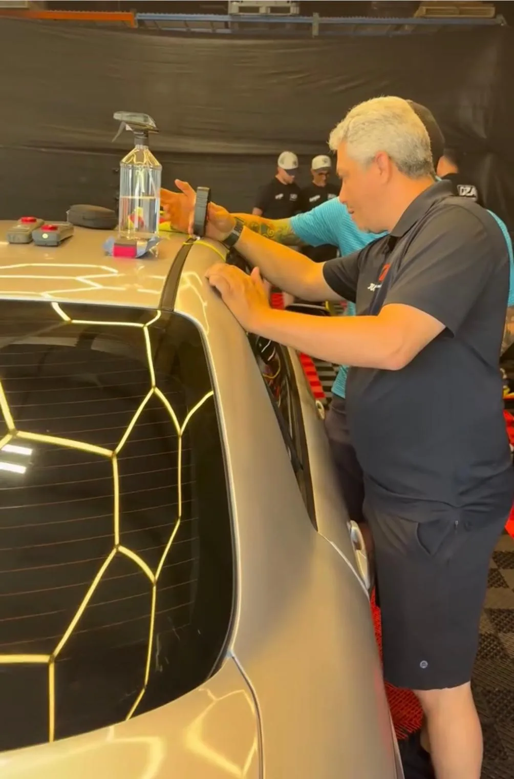 Inspección y preparación de superficies antes del pulido o coating